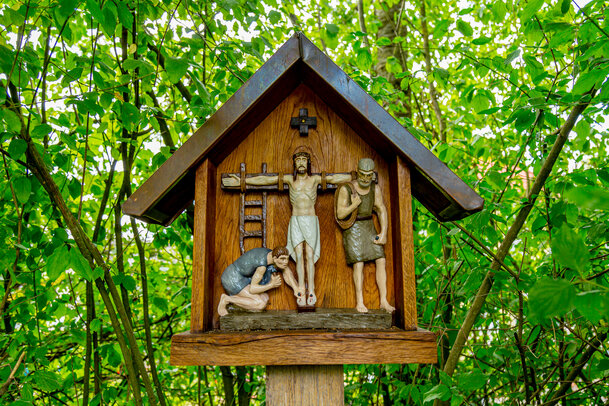 Thumbnail: 11 Jesus stirbt am Kreuz _JA 40375 11.jpg